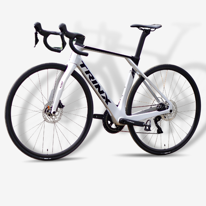 Xe đạp đua Trinx được thiết kế với kiểu dáng phóng khoáng, trẻ trung, mạnh mẽ