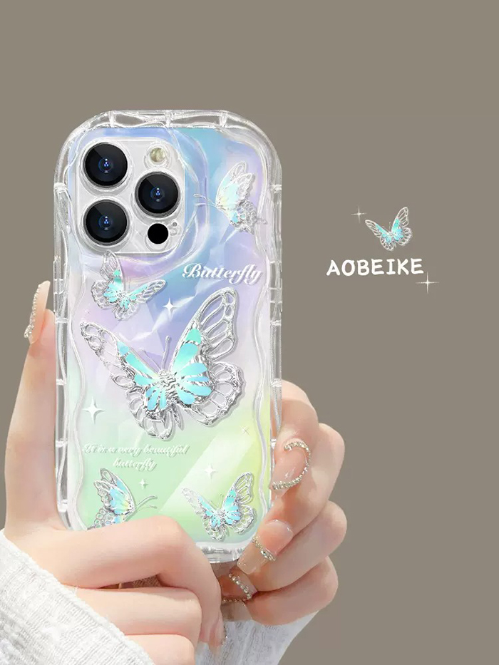 Ốp lưng iPhone trong pha chút ánh xanh kết hợp với họa tiết hình bướm xinh lung linh 