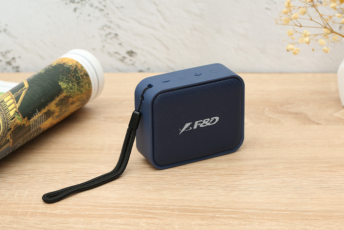 Loa bluetooth Fenda W5 Plus với thiết kế nhỏ gọn, dễ dàng mang theo Loa bluetooth Fenda W5 Plus với thiết kế nhỏ gọn, dễ dàng mang theo