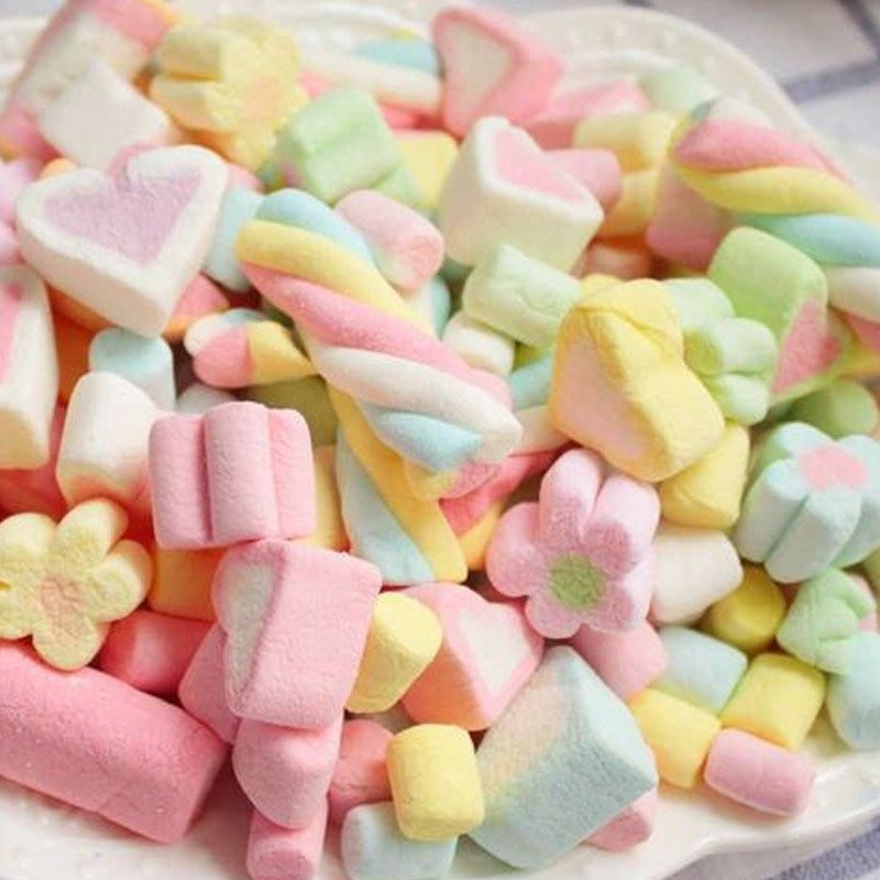 Kẹo bông marshmallow có độ mềm, xốp, vị ngọt vừa phải vô cùng dễ ăn